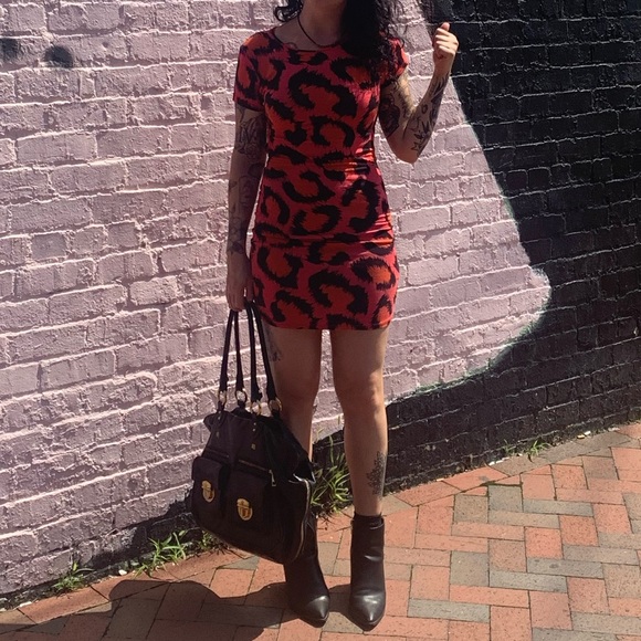 Topshop Dresses & Skirts - Top Shop Leopard Print Open Back Bodycon Dress Sz 6